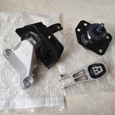 China Original Metal Engine Mount Motor Bracket For Baojun 730 560 for sale