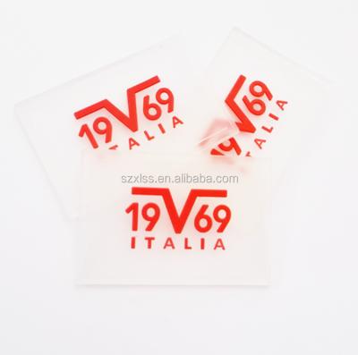 中国 Sustainable PVC Embossed Rubber Patches , Rubber Label For Clothing / Chrome Label 販売のため