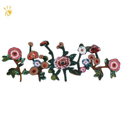 China Long Lasting Flower Patches Fabric Patches Sequin Embroidery Applique Embellishment Pattern Badges Iron On OEM for sale