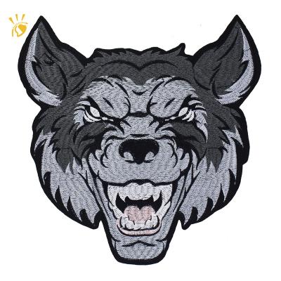 China Wolf Patches Animal Embroidery Fabric Viable Patches Pattern Badges Applique Iron On Badges For Clothes Decorated OEM Customized Badges for sale