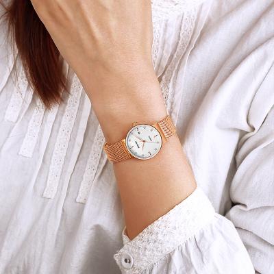 China Fashion factory supply waterproof alloy movement luxurious quartz watch for men for sale