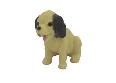 China Estilo amarelo bonito do cachorrinho estatuetas plásticas macias do cão do PVC das mini com orelhas pretas à venda