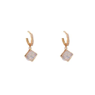 China 2023 Luxury YiHe Fashion Temperament New Simple Zircon Diamond-shaped Light All-match Fashionable Earrings for sale