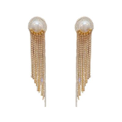 China 2023 Handmade YiHe Style Pearl Inset New Trendy Personality Diamond Tassel Design Earrings for sale