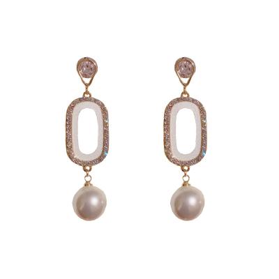 China FASHIONABLE Exquisite Fashion Stunning Flash Diamond-encrusted Geometric Stud Earrings S925 Pin Personality Design Silver Pearl Tassel for sale