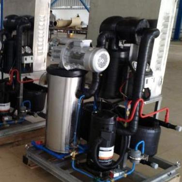 China Hotels Liquid Ice Machines 5ton Seawater Ice Liquid Systems For Fishing Boats for sale