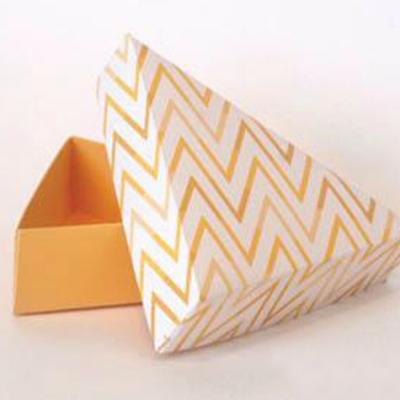 China Disposable Triangle Sandwich Paper Box Coated Paper For Packaging / Disposable Cardboard Sandwich Box HS-LQ 581 Die Cut 1000pcs / Design Accept for sale