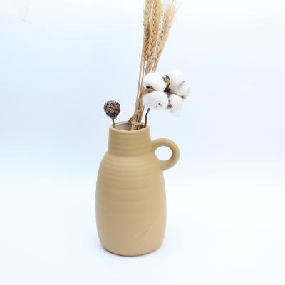 China Traditional elegant ceramic glazed flower pots with handle. Decorative Brown Vases And Water Pitcher , Fine Dolomite Flower Stand Arrangement for sale