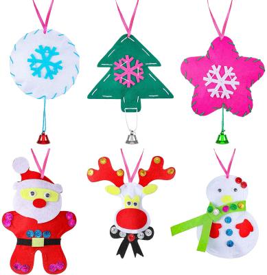 China 100% Polyester Felt Kids Educational Toys Beginner Learn Arts And Crafts Stuffed Sewing Kit Reindeer Santa Claus Tree Hanger Christmas Decor DIY for sale