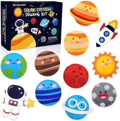 China Beginners Sewing Set Space Sewing Kit for Kids DIY Solar System Activity Felt Art Craft Supplies for Girls and Boys Educational Beginners Sewing Set for sale