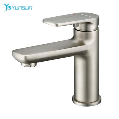 China YUNSUN Thermostatic Faucets Hot And Cold Water Mixer Tap Single Hole Bathroom Solid Basin Faucet for sale