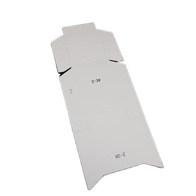 Chine Disposable Empty Cigarette Holder White Paper Box Blank Cigarette Box à vendre