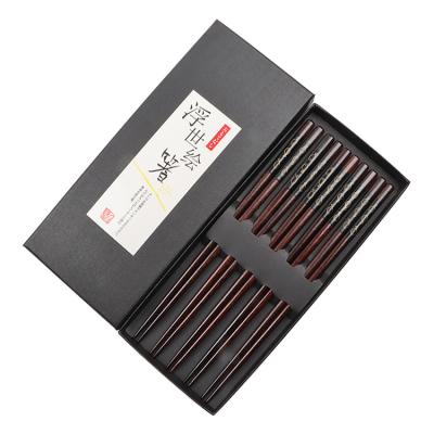 China Viable Small Wooden Fish Five Pairs Gift Box Reusable Durable Minimalist Chopsticks for sale