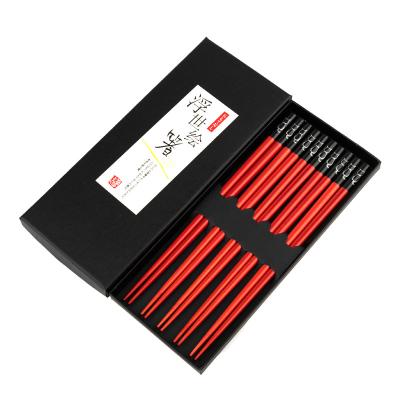 China Cartoon black and red cat viable reusable wooden chopsticks five pairs gift box tablewareset chopsticks for sale