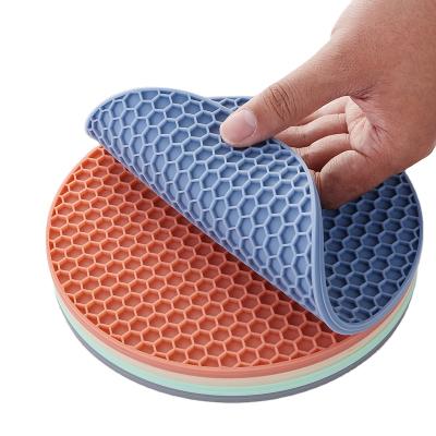 China Viable Hot Selling Mat Dish Pad Food Grade Silicone Mat BPA Silicone Mat BPA Heat Resistant Drying Anti-Skid Free Place Mat for sale