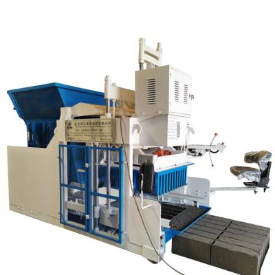 Cina QTM12-25 Hot Sale Small Easy Moving Cement Brick Making Machine Factory Price Decorative in vendita