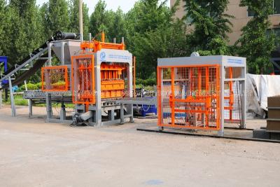 China Industrial vibrator Concrete Brick Making Machine QT 15-15 automatic paver price in india zu verkaufen