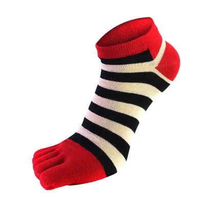 China QUICK DRY custom made colorful cotton popular socks wholesale cheap high quality socks 5 finger socks for man for sale