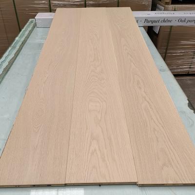 China Modern Thick European Oak Layer And 260 Mm Width Main Grade Plank Engineered Wood Flooring for sale