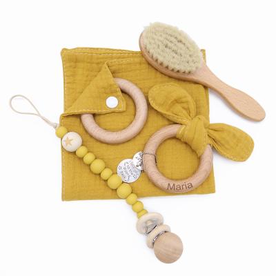 中国 Non-Toxic 100% Organic Cotton Muslin Towel Blanket Baby Bath Reading Brush Teething Toy Rattle Rabbit Teether Newborn Milestone Baby Gift Sets 販売のため