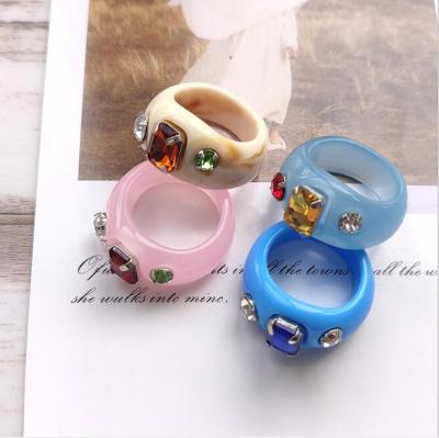 China Hiphop Trendy Ins Women's Rings Jewelry Acrylic Resin Letter Acrylic Resin Cute Heart Shape Ring for sale