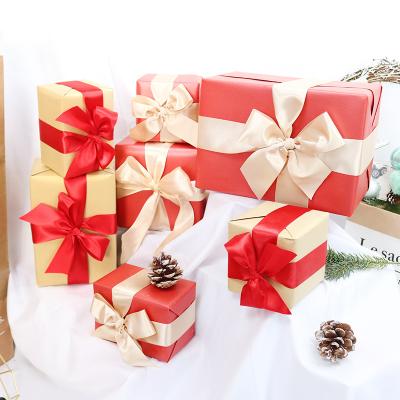 China Christmas Decoration Supplies 2021 Merry Christmas Decoration Gift Box Christmas Ornament Decor Party Home Supplies for sale