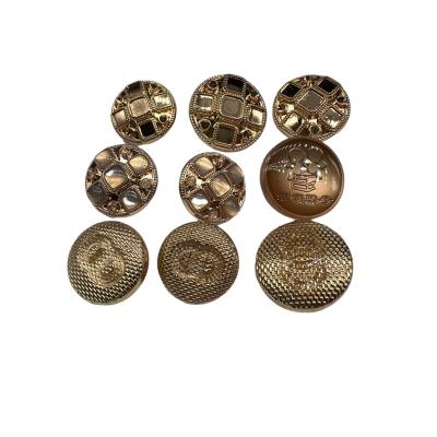 China Dry Cleaning Hand Sew Toggle Gold Button For Women Shirt for sale