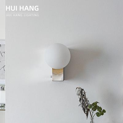 China HUIHANG Modern High Quality Led Ball Shape Modern Indoor Iron Boby Wall Lamps Light Home Glass Shade Led Indoor Wall Lamps for sale