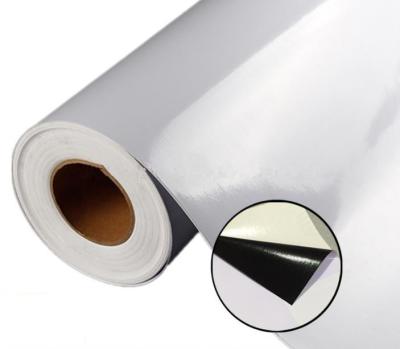 Cina Metallina solvente bianca di Eco del vinile autoadesivo di media del PVC ed ampio formato lucido stampabili in vendita