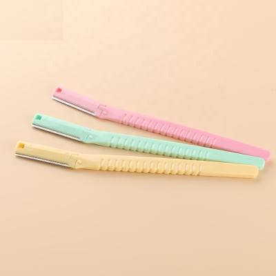 China Custom Printing Women High Quality Long Handle Eyebrow Hair Remover Plastic Dermaplaning Eyebrow Shaver Beauty Product for sale