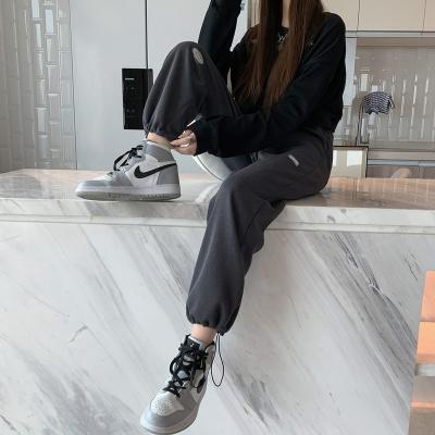 China Anti-pilling Women Fashion Spring Autumn Sweatpants Casual High Elastic Waist Drawstring Loose Fitted Jogger Pants Loose Pockets Pants for sale