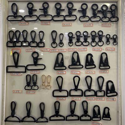 China Nickle Free Metal Dog Hooks Width 30mm For handbag Luggages Garments for sale