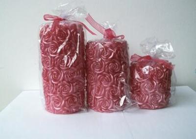 China Red & Pearl scented pillar candle wrapped by  lots of rose packed into gift bag for sale