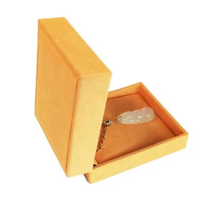 China Jewelry Packaging Custom Logo Velvet Jewelry Box Wedding Gift Ring Pendant Packaging Boxes for sale