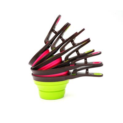 China Viable Multifunctional Folded Food Spoon Clip Portable Measuring Cup For Pets Silicone Dog Water Bowl for sale