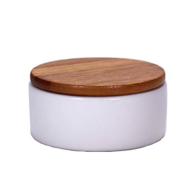 China Modern Ceramic Seal Flavor Small Jar With Bamboo Lid For Home Use White Jar With Lid for sale