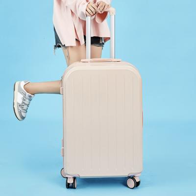 China TSA Approved Lock Aluminum suitcase with Scratch-Resistant Coating ABS PVC Material and Lightweight Design for sale