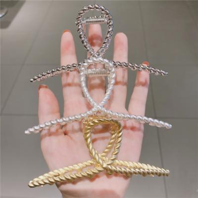 China Large Hair Claw Clip Stylish New Arrival Hair Claws Claw To Hold Hair Accessories Gold Hair Bulk Claw for sale