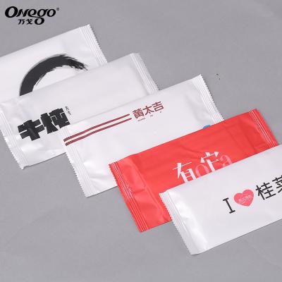 China Organic Mini Bag Wet Wipes Travel Cleaning Disposable Package For Sale for sale