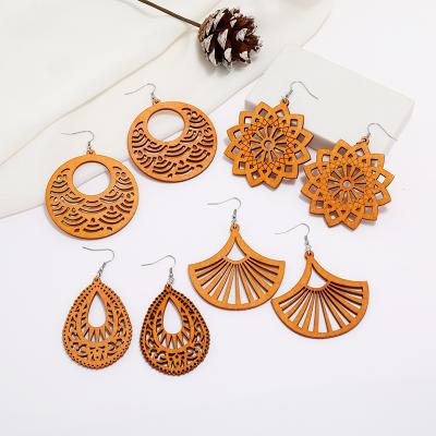 China 2022 Fashionable Brown Wood Geometric Wholesale Drop Earrings High Quality Vintage Charm Earrings For Woman Gifts Party Wedding for sale