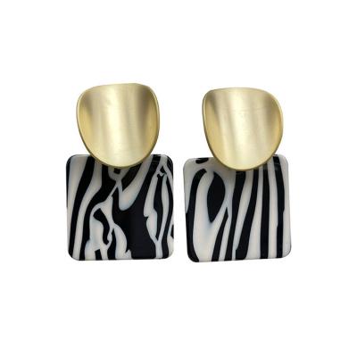 China Wholesale High Quality Stripes Vintage Alloy Black And White Fashionable Geometric Drop Earring For Woman Gift Party Wedding for sale