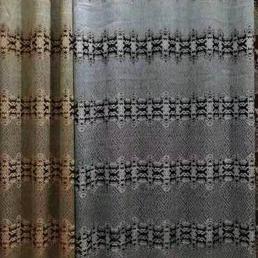 China High Quality 100% Blackout Polyester Jacquard Curtain Fabric Te koop