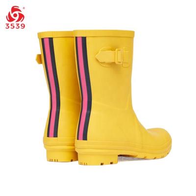 China 3539 Custom Wellington Boots Women Shoes Rain Sweat-absorbent Boots Garden Wellies for sale