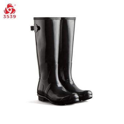 China Fashion Trend 3539 OEM Gloss Color Women Fahion Rain Boots Custom Long Wellies for sale