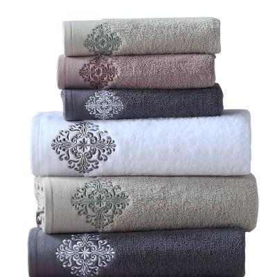 China Ulen five star hilton luxury QUICK DRY hotel thick 100% embroidered cotton bathroom towels for sale