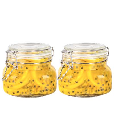 China 1000ml Food Storage Wide Mouth Square Glass Mason Jar Round Airtight Kitchen Honey Food Storage Jar With Clip Lid for sale