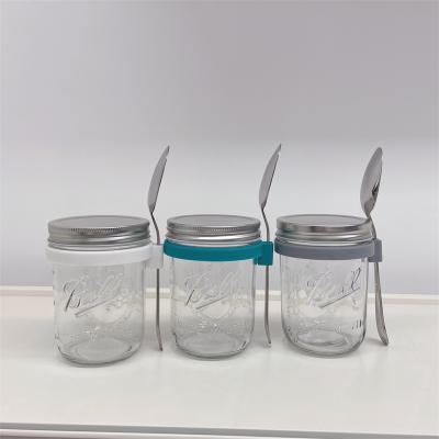 China Modern Mason Jars with Metal Lid and Metal Spoon for Milk Juice Soda Salad Oat Milk for sale