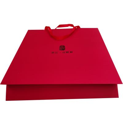 China Custom Shopping Luxury Japanese Folding Red Gold Foil Recyclable Logo Paper Gift Bag Style Printing Paper Bag With Ribbon Handle for sale