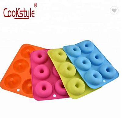 China Sustainable Non-Stick Silicone Donut Mold For 6 Donuts Bagel Donuts Pan For Baking In Release, Tray Measures for sale