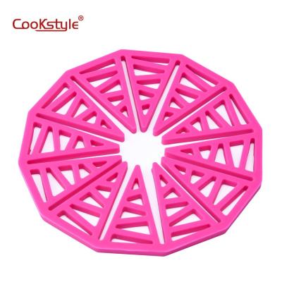 China Multi Use High Flexible Silicone Pot Stocked Tripod Heavy Duty Round Mat For Pots/Pans/Hot Dishes In The Kitchen for sale